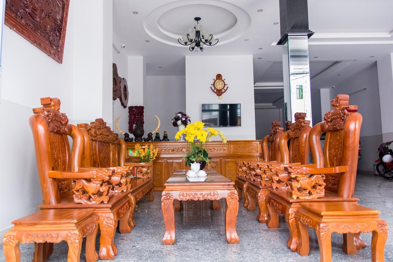 Hoang Thinh Hotel Kon Tum Exterior foto